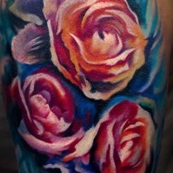 Три розы  на плече (на руке)