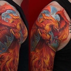 Феникс - огненная птица  на плече (на руке)