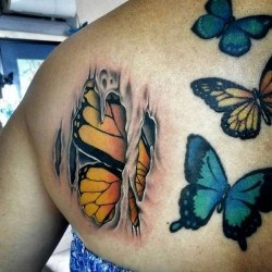 Бабочка под кожей