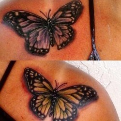 Два варианта бабочек  на плече (на руке)