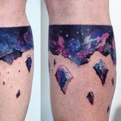 Звездное небо в виде скалы - браслет  на голени (на ноге)
