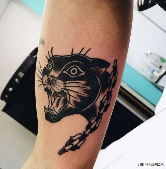Фотография татуировки под названием «Пантера с цепью»