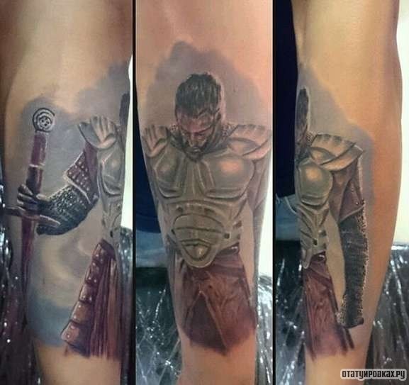 Фотография татуировки под названием «Воин склонил голову»