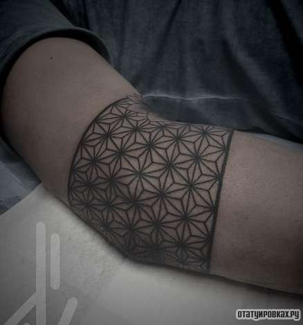 Фотография татуировки под названием «Узор геометрический»
