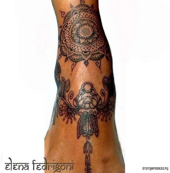 Фотография татуировки под названием «Узор барокко»