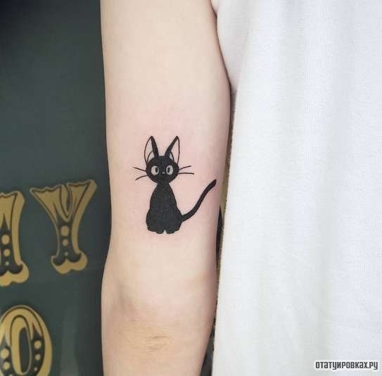 Фотография татуировки под названием «Черный кот»