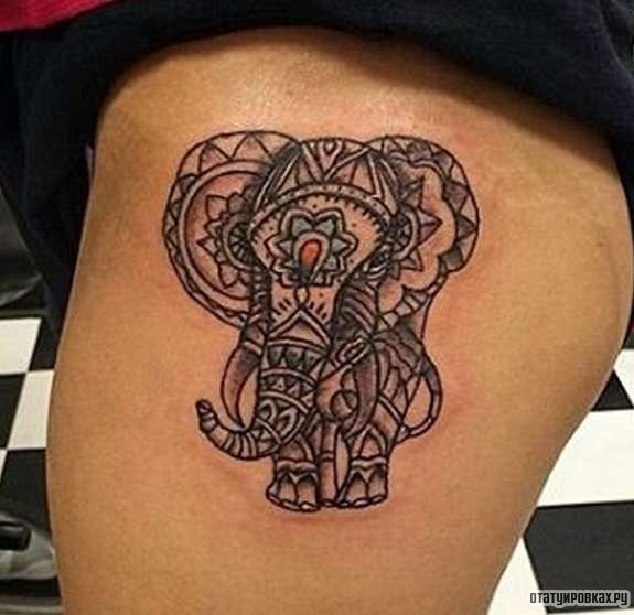 Фотография татуировки под названием «Слон из линий»