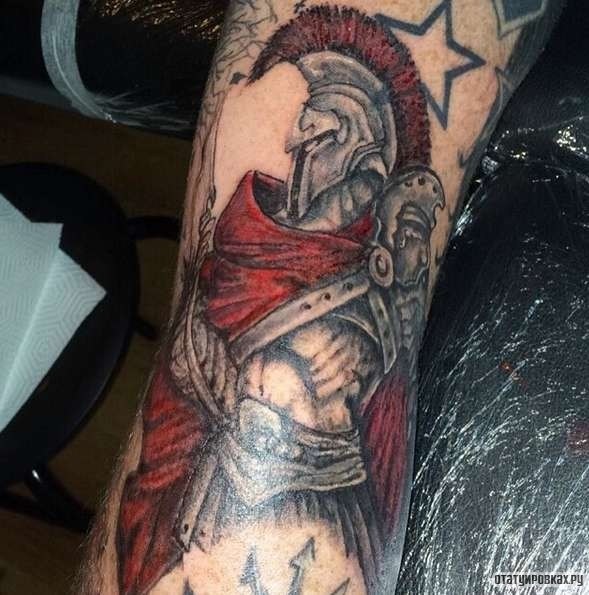 Фотография татуировки под названием «Гладиатор в красном цвете»