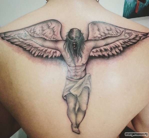 Фотография татуировки под названием «Крылья Иисуса»