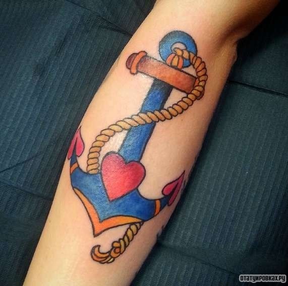 Фотография татуировки под названием «Якорь с канатом»