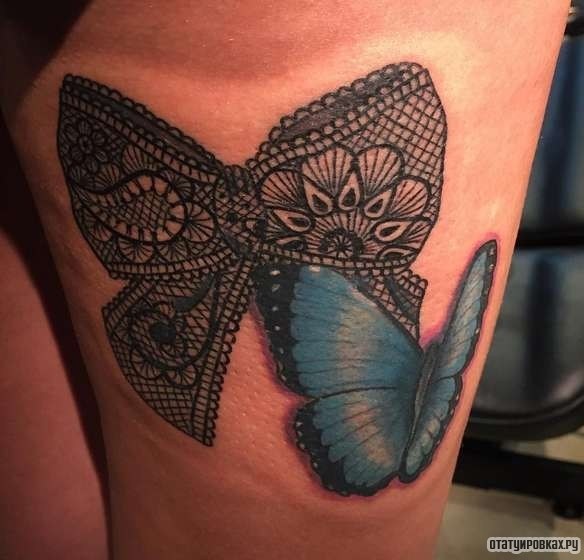 Фотография татуировки под названием «Бабочка и бант»