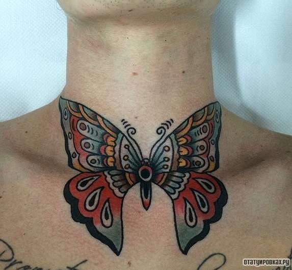 Фотография татуировки под названием «Бабочка из разных цветов»