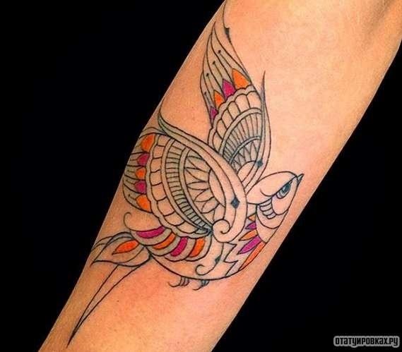 Фотография татуировки под названием «Ласточка - узор»