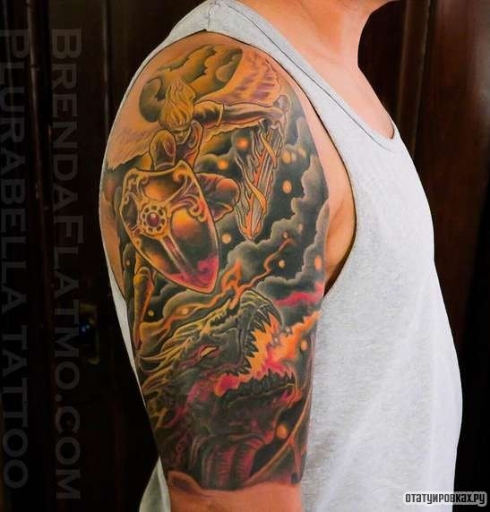 Фотография татуировки под названием «Герой сражается с драконом»
