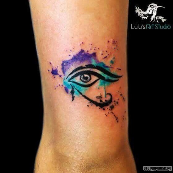 Фотография татуировки под названием «Гора глаз в красках»