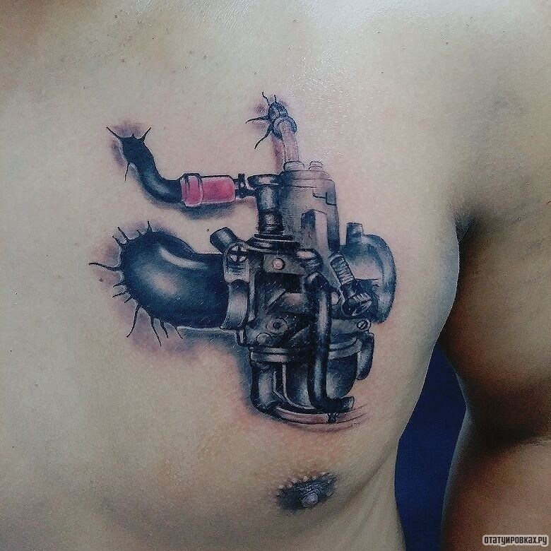 Фотография татуировки под названием «Двигатель в сердце»