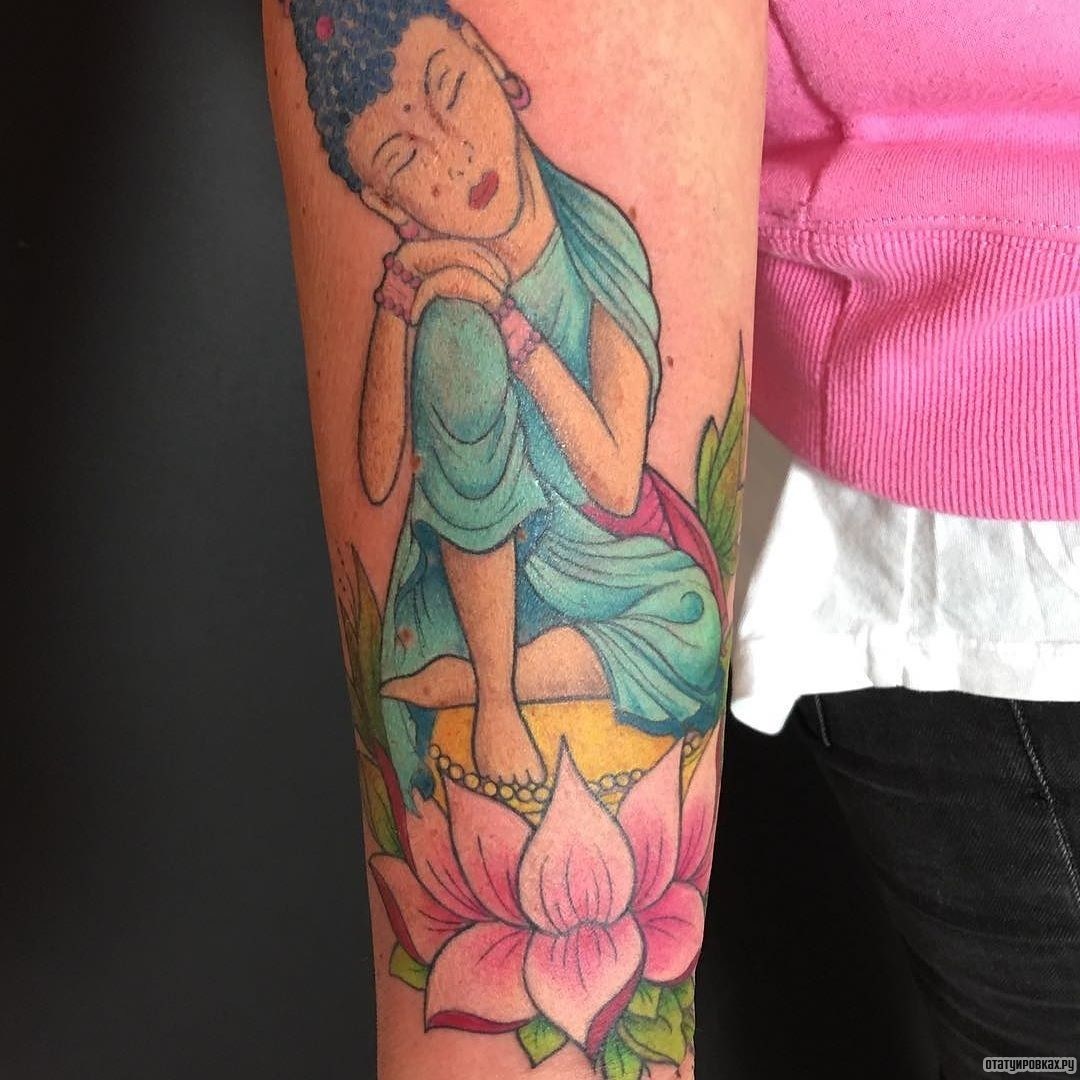 Фотография татуировки под названием «Девушка и лотос»