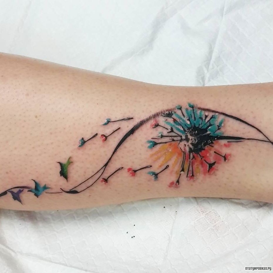 Фотография татуировки под названием «Одуванчик и птички»