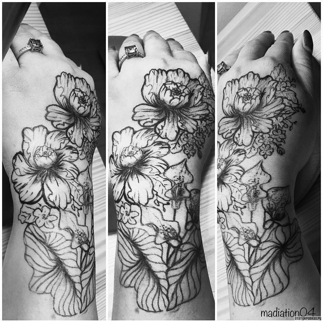 Фотография татуировки под названием «Два цветка пиона»