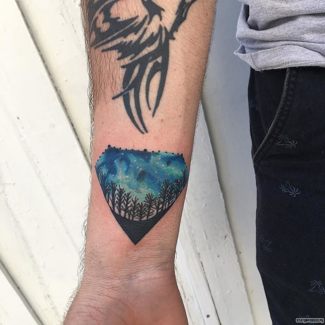 Фотография татуировки под названием «Бриллиант - природа»