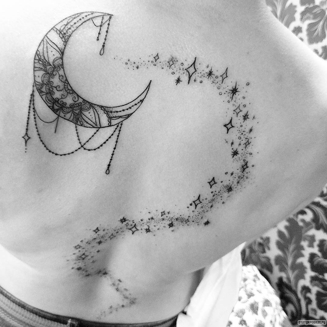 Фотография татуировки под названием «Луна со звездами»