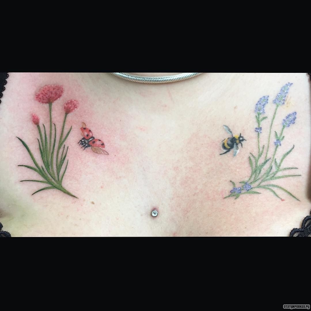 Фотография татуировки под названием «Божья коровка и пчела с цветами»