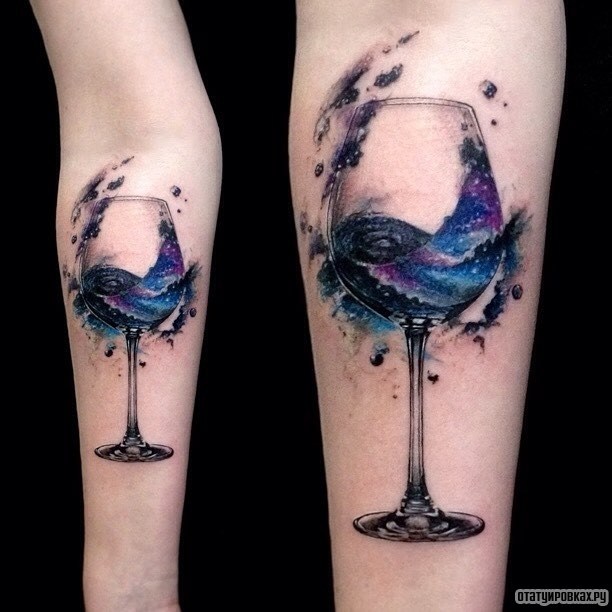 Фотография татуировки под названием «Бокал из-под вина»