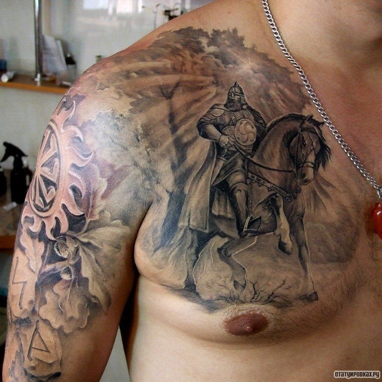Фотография татуировки под названием «Богатырь на коне»