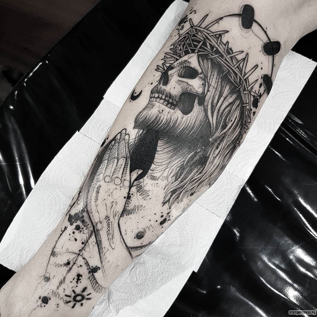 Фотография татуировки под названием «Иисус с руками молящегося»