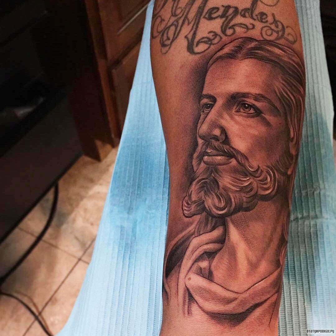 Фотография татуировки под названием «Опрятный Иисус»
