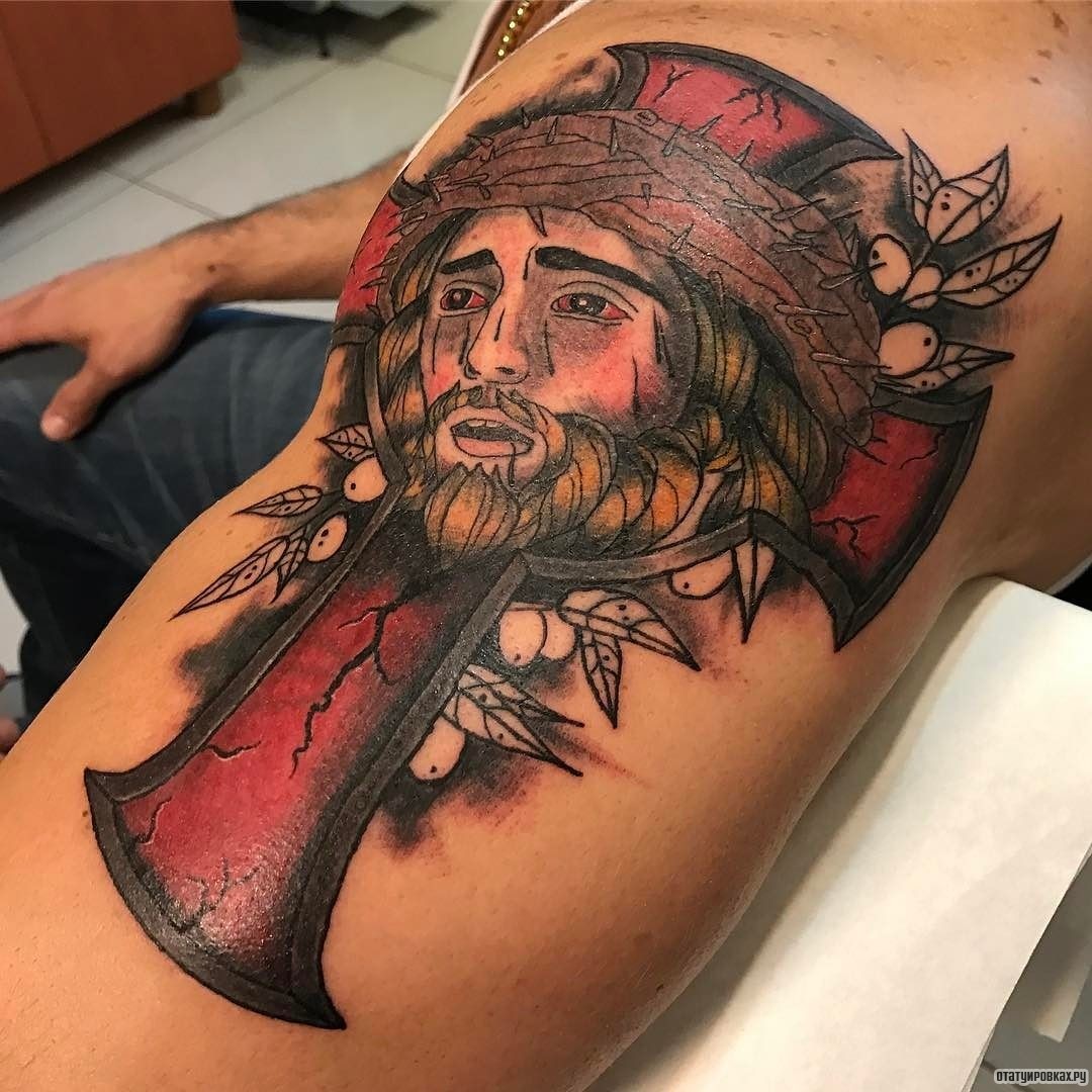 Фотография татуировки под названием «Иисус на фоне креста»