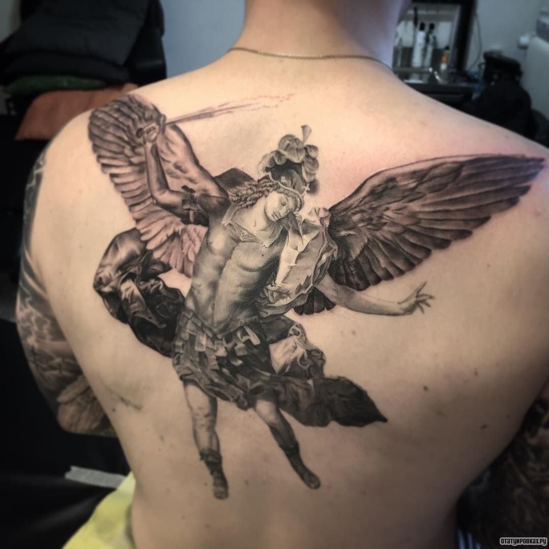 Фотография татуировки под названием «Архангел с крыльями»