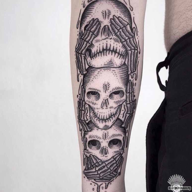 Фотография татуировки под названием «Три черепа»