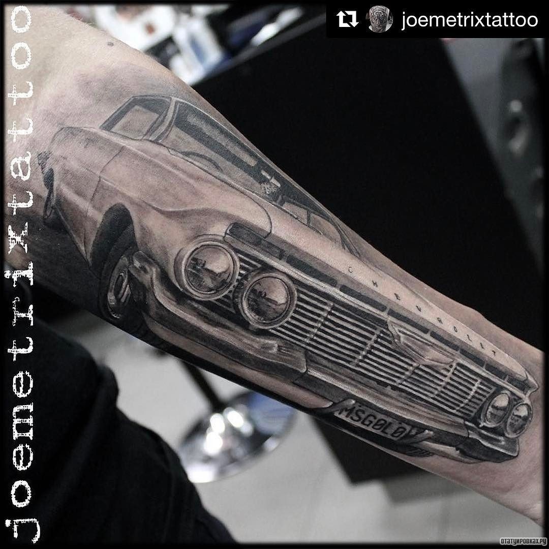 Фотография татуировки под названием «Ретро автомобиль»