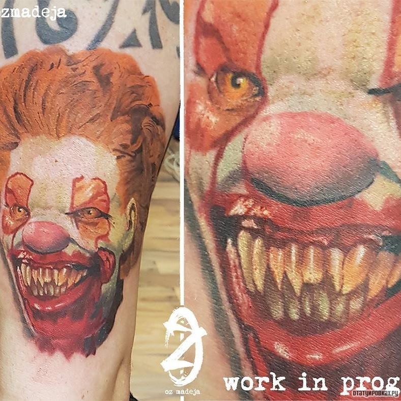 Фотография татуировки под названием «Клоун с кровавыми зубами»
