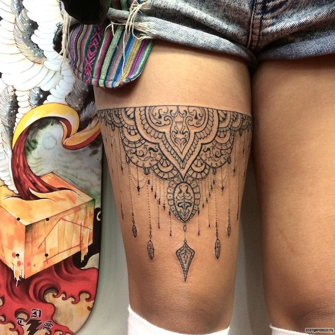 Фотография татуировки под названием «Подвязка как узор»