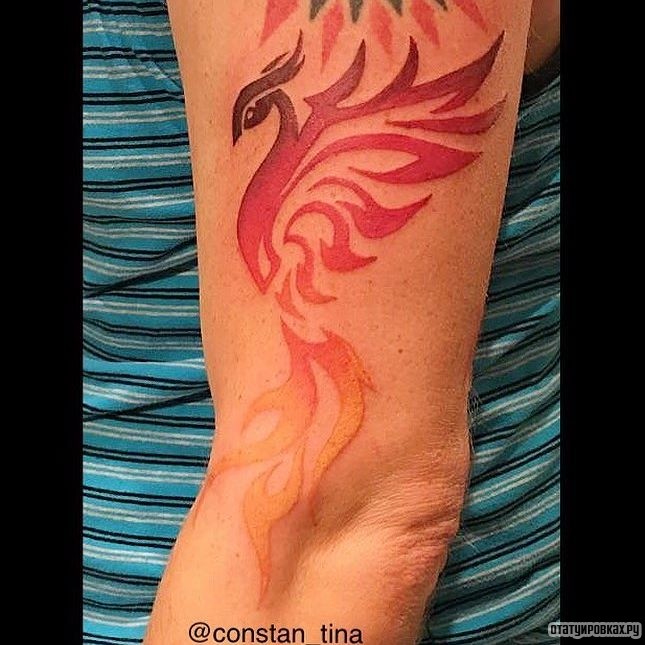 Фотография татуировки под названием «Жар птица как узор»