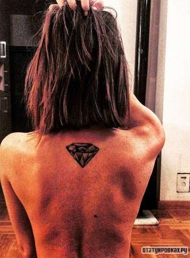 Фотография татуировки под названием «Алмаз в темных тонах»