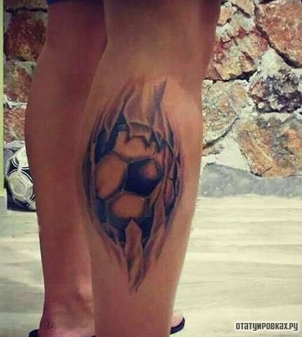 Фотография татуировки под названием «Мяч в коже»