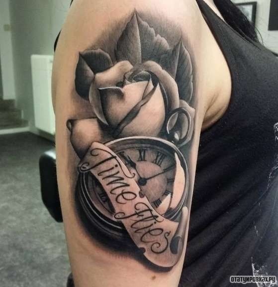 Фотография татуировки под названием «Часы с розой»