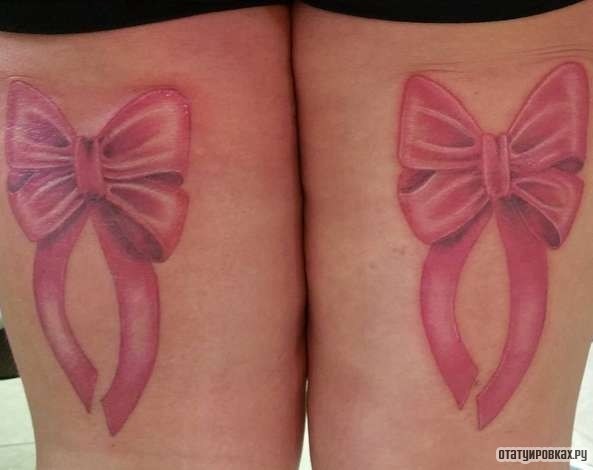 Фотография татуировки под названием «Бантик розовый»