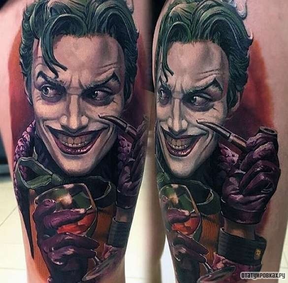 Фотография татуировки под названием «Джокер с трубкой»