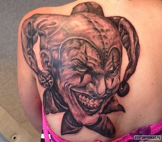 Фотография татуировки под названием «Джокер клоун»