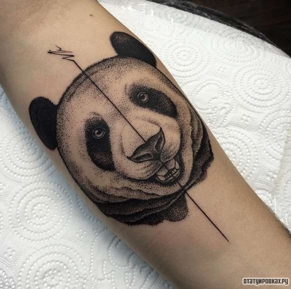 Фотография татуировки под названием «Морда панды»