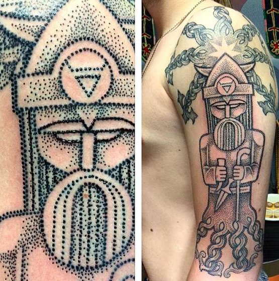 Славянская татуировка на плече