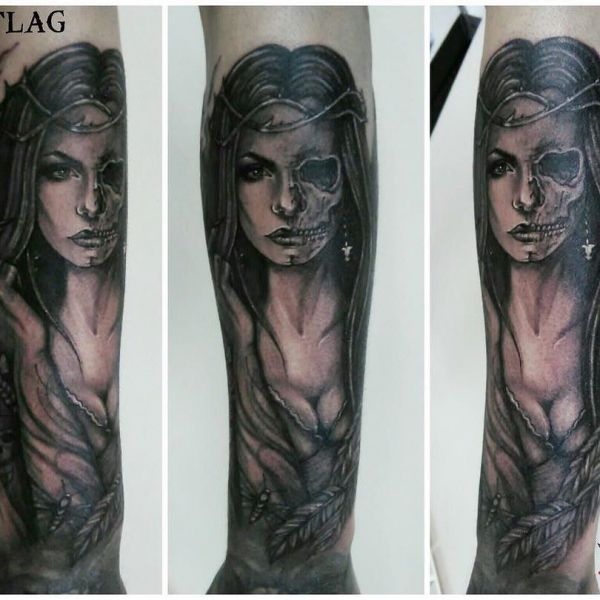 Татуировка человека девушки