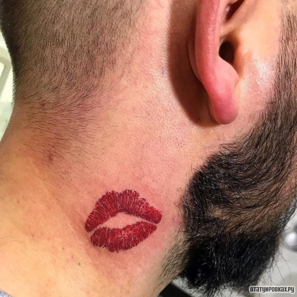 Татуировка губы