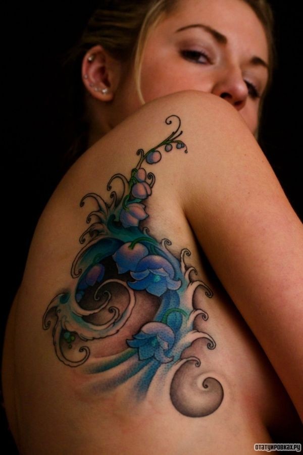 Татуировка ландыш с волнами