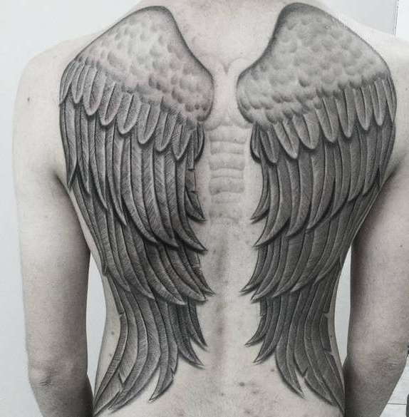 Крылья ангела на спине