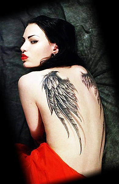 1. Татуировка ангела с крылышками
